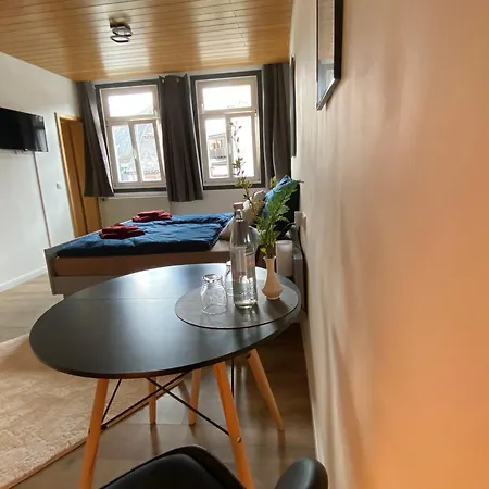 Muenzbach Ferienzimmer Im Historischen Stadtkern 바하라흐