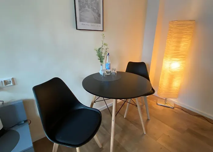 Muenzbach Ferienzimmer Im Historischen Stadtkern 3*