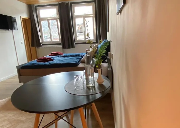 Muenzbach Ferienzimmer Im Historischen Stadtkern 바하라흐